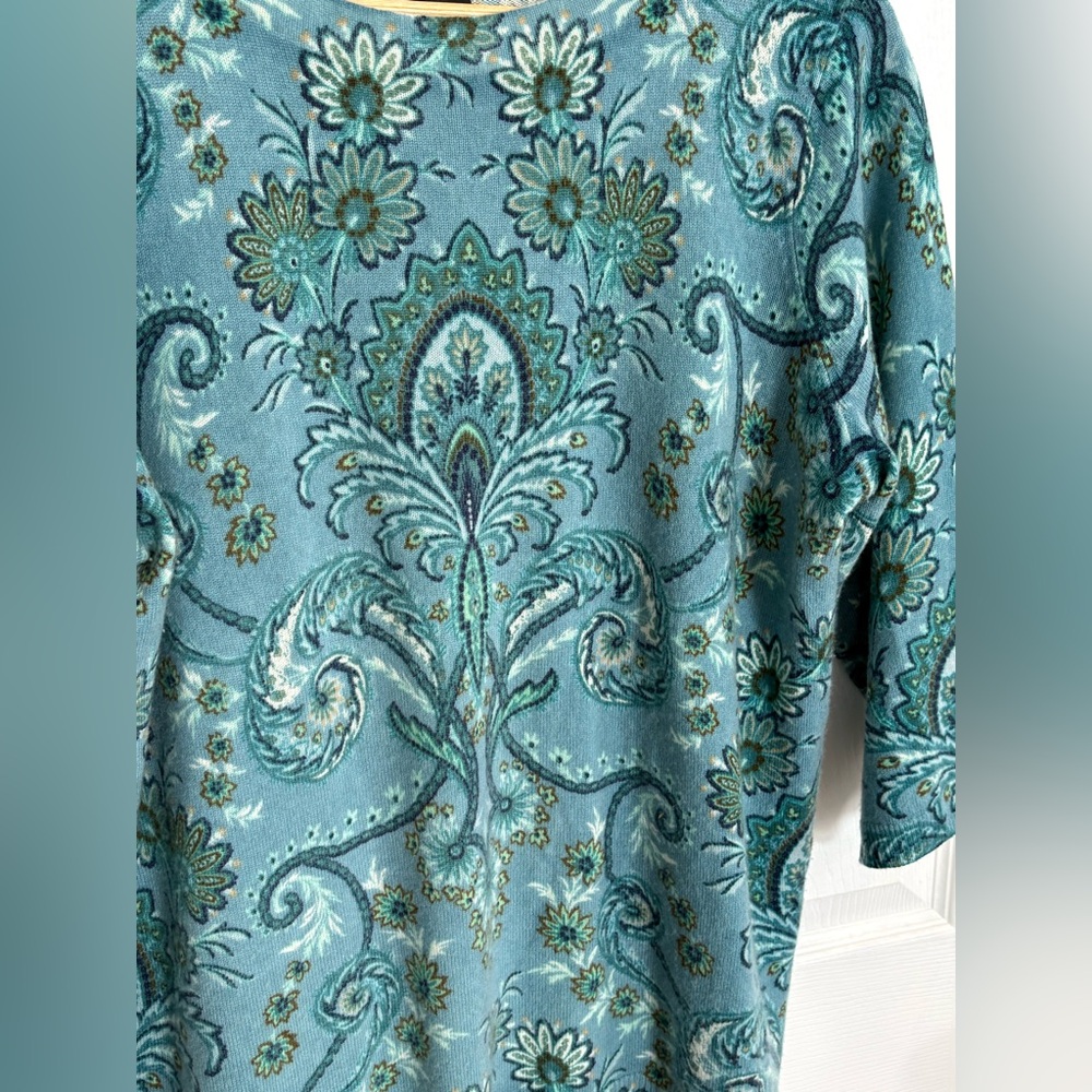 Cashmere Paisley Women's sweater - Picture 3 of 5